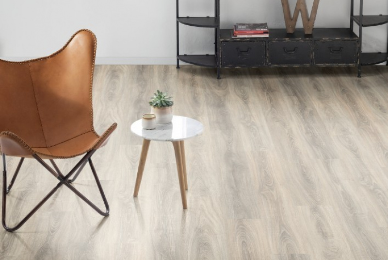 Podlahy - Egger Basic Laminate / EPL036 DUB BARDOLINO SIVÝ - foto
