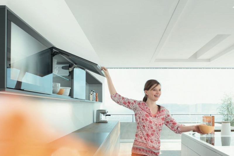 Nábytkové kovanie - BLUM / Aventos HK - foto Nábytkové kovanie - BLUM / Aventos HK - foto