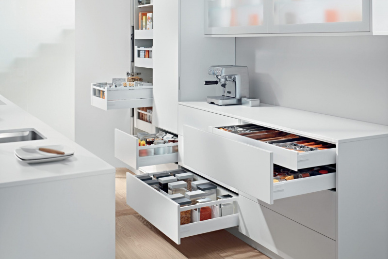 Nábytkové kovanie - BLUM / TANDEMBOX - foto Nábytkové kovanie - BLUM / TANDEMBOX - foto