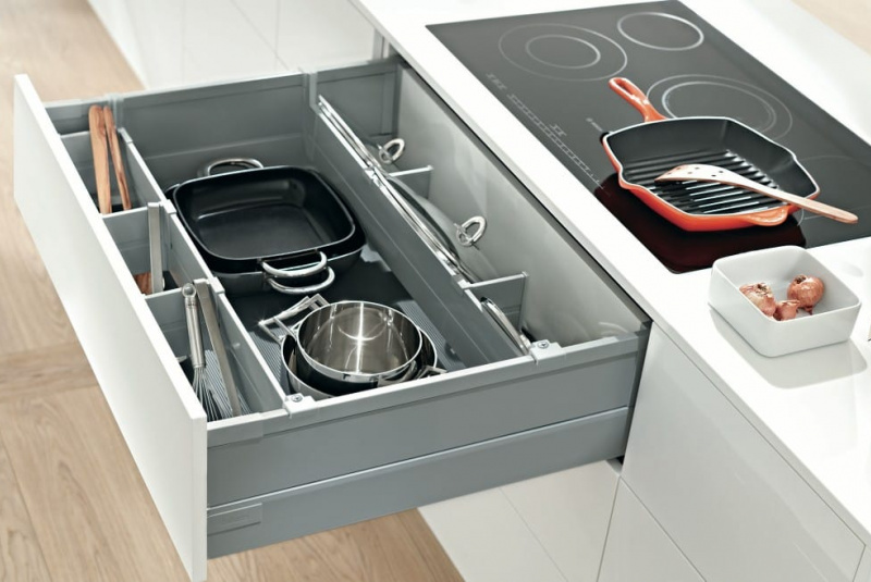 Nábytkové kovanie - BLUM / TANDEMBOX - foto Nábytkové kovanie - BLUM / TANDEMBOX - foto