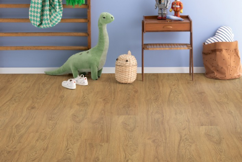 Podlahy - Egger Basic Laminate / EPL156 DUB ASGIL MEDOVÝ - foto Podlahy - Egger Basic Laminate / EPL156 DUB ASGIL MEDOVÝ - foto